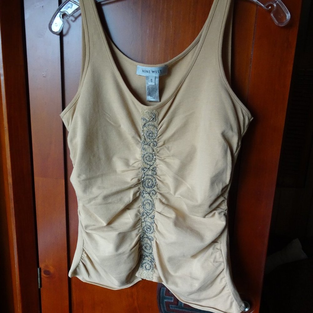 Nine WEst Camel Rushed front W/Beads Tank S